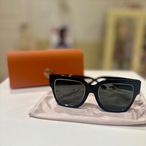 Tory Burch KIRA SQUARE SUNGLASSES NWT